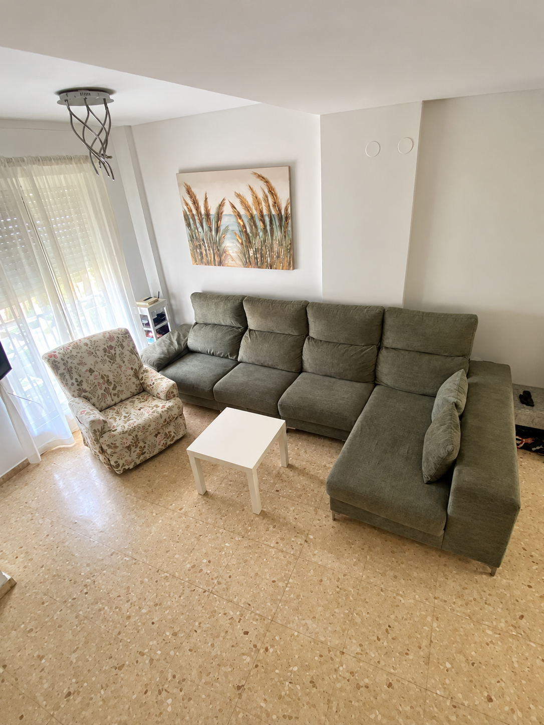 Magnífico adosado de 3 dormitorios con terraza y jardín en Jerez — miniatura 3