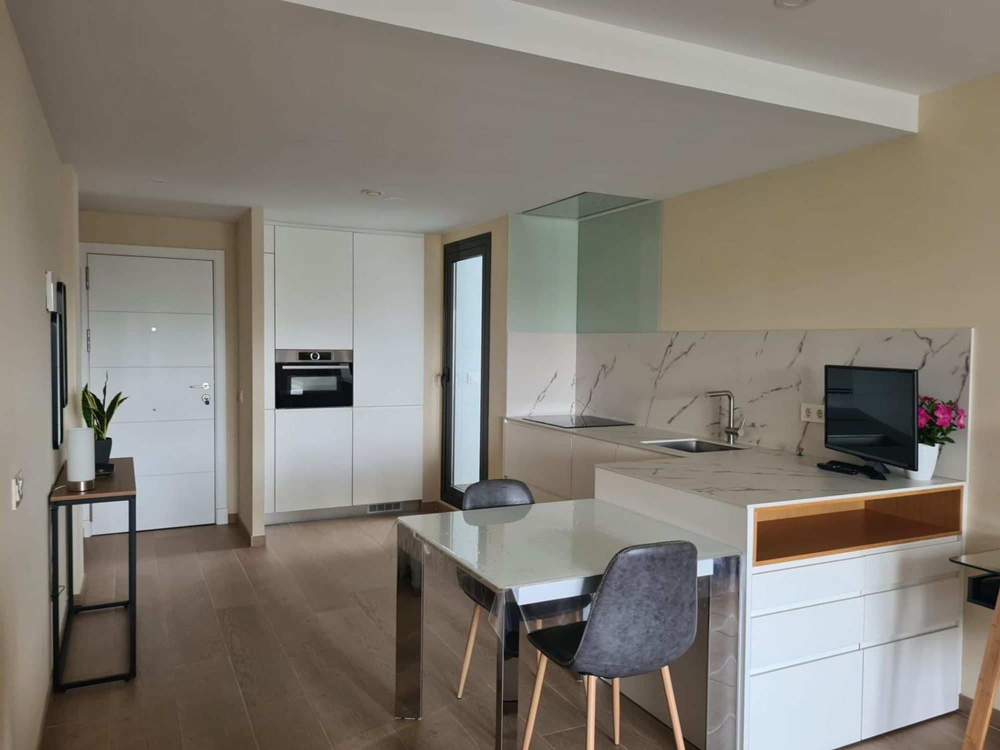 Exclusiva vivienda con terraza y piscina en Jerez — miniatura 8