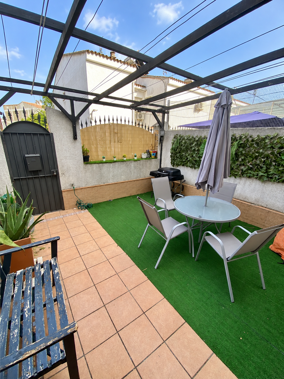Magnífico adosado de 3 dormitorios con terraza y jardín en Jerez